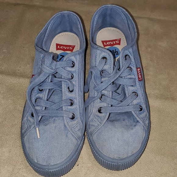 - NWOT levi’s woman’s shoes size 7.5 - Picture 1 of 7